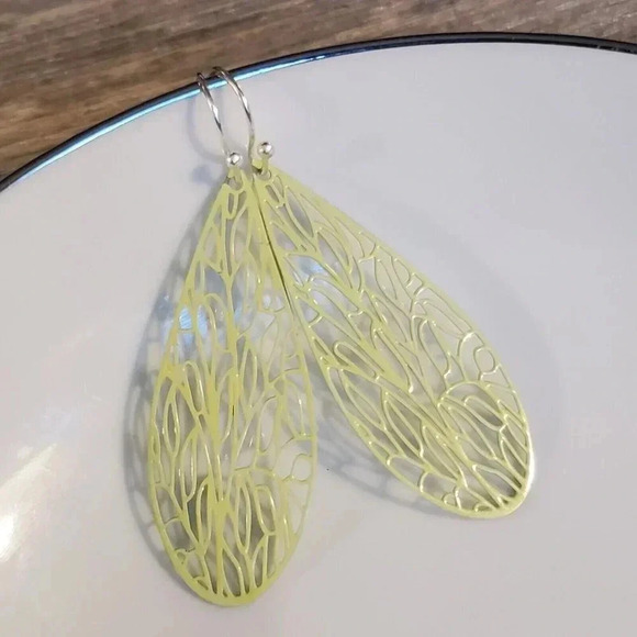 Art Nouveau Lacy Yellow Green Filigree Slim Teardrop Enamel Pendant Earrings - Picture 2 of 9